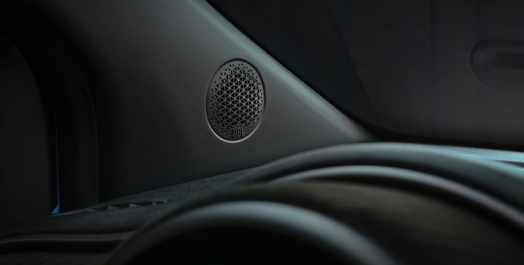 Abarth 500 e with JBL Sound System
