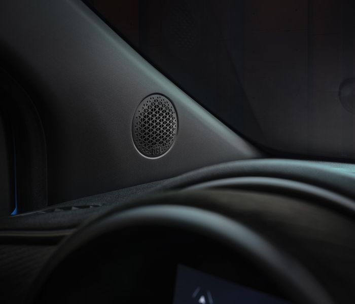 Abarth 500 e with JBL Sound System