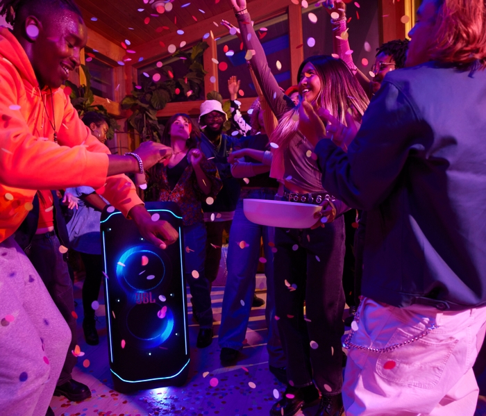 JBL Partybox Ultimate_Lifestyle 2