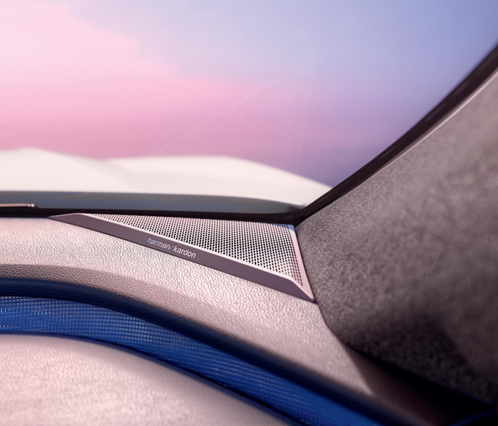 Harman Kardon equips new Renault Scenic E-Tech electric with premium sound2