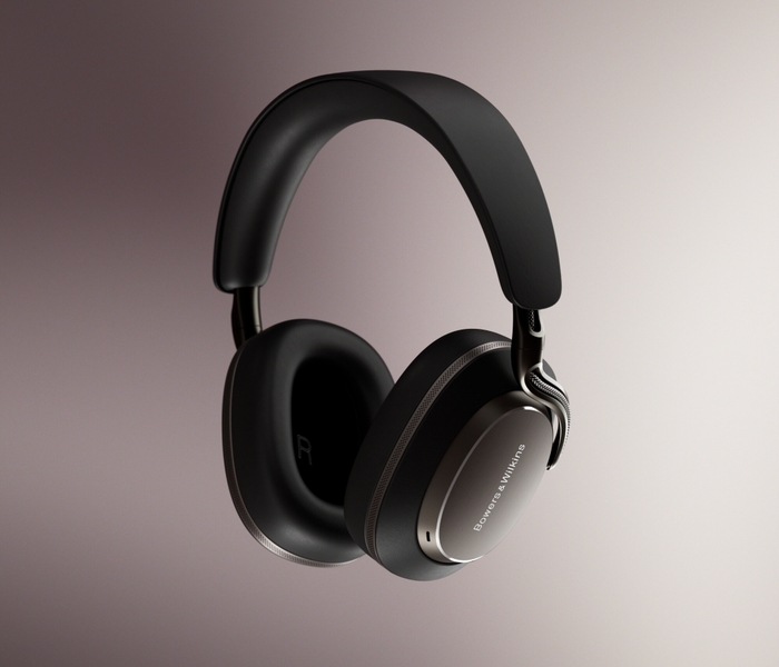 Low--B_W - Px8 S2 Onyx Black - Beauty 3 - 1x1