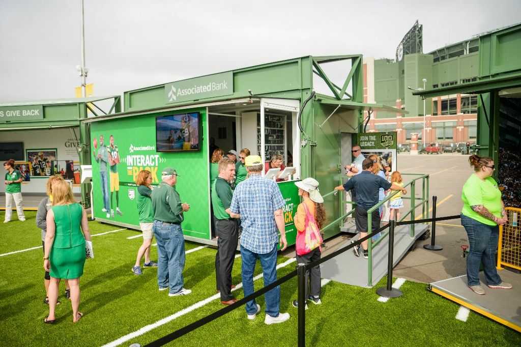 Associated Bank’s “Interact With The Pack Virtual Photo Experience” at Lambeau Field Live 