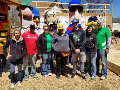 Pictured from left to right: Lindsey Sampson, Dustyn Kupsik, Tiffany Kupsik, Bryan Southard, Gchiann, Ryan Braun, Kristen Kolell and Curt Kolell.