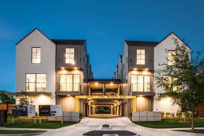Associated Bank completes $23.6M refinancing for Dallas townhome community 