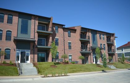 Associated Bank completes $25.5M loan for acquisition of new  St. Louis-area apartment community