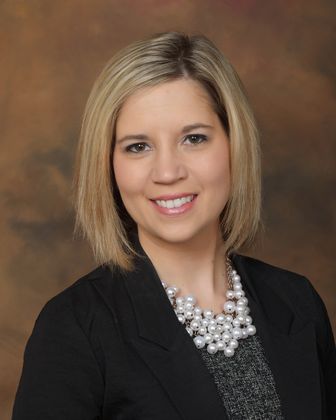 Julie Niznansky of Associated Bank recognized as part of the BizTimes Rising Stars in Wealth Management