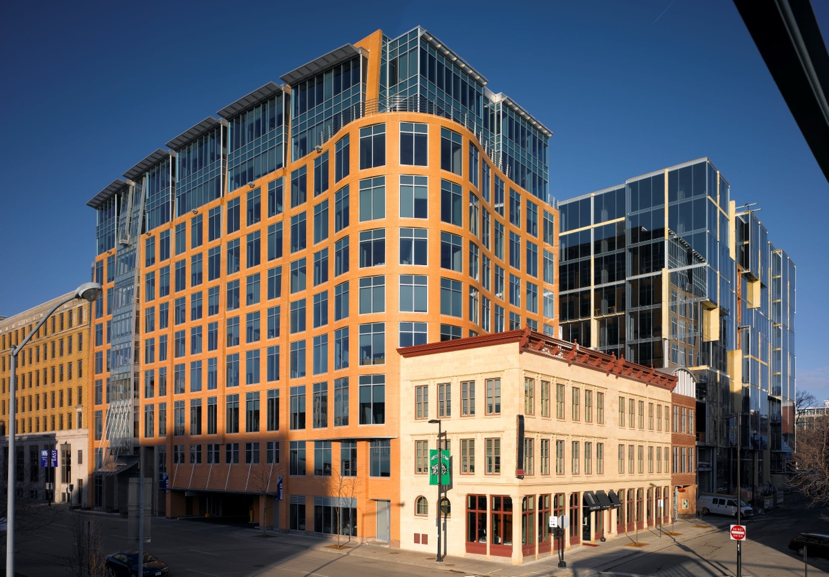 Associated Bank announces $18.4M refinancing for office building on historic Wisconsin State Capitol Square
