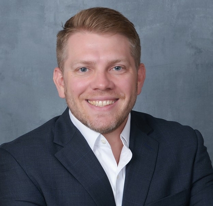 Joe Hughes with Associated Bank recognized by Latino Entrepreneurial Network of Southeastern Wisconsin
