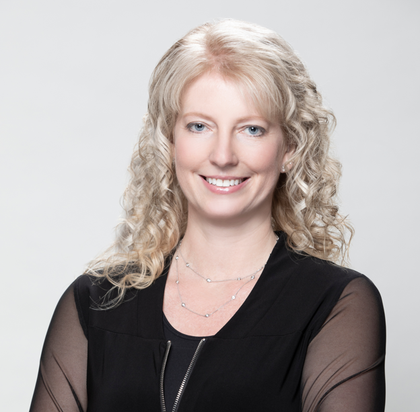 Credibly Challenged Podcast featuring Nicole Kitowski of Associated Bank 