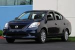 2009-0396-105 Nissan Versa 1 6 S IMG_3633