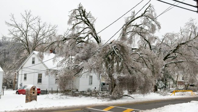 Duke Energy crews to begin damage assessment, power restoration once winter storm moves through Carolinas