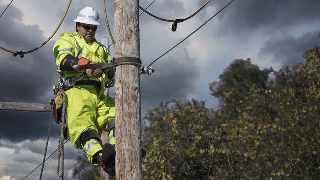 Las cuadrillas de Duke Energy comienzan el restablecimiento del suministro eléctrico tras el paso del huracán Debby, establecen el tiempo estimado de restablecimiento para los condados de Pinellas y Pasco 