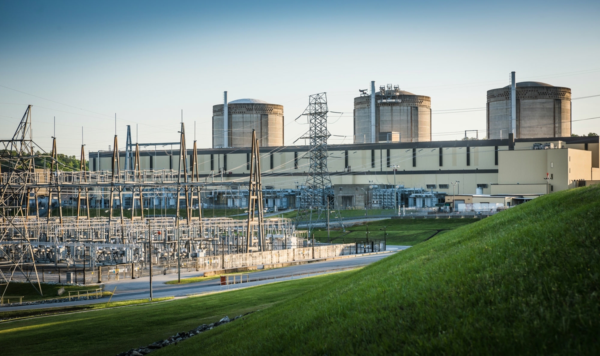 Oconee switchyard and site