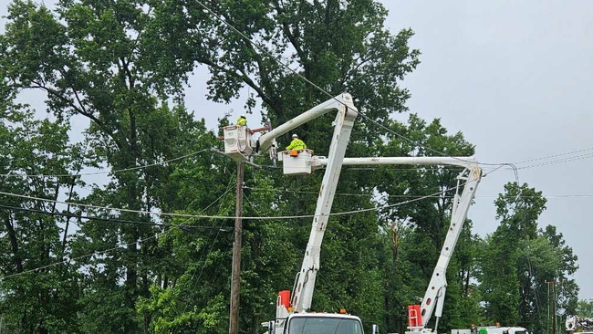 Duke Energy restores more than 171,000 outages across Greater Cincinnati, repairs continue as company works to determine restoration times