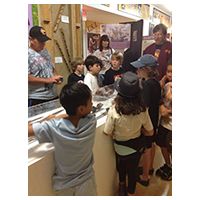 kids-visiting-museums-sm-1