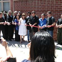 Ribbon_cutting_burbank