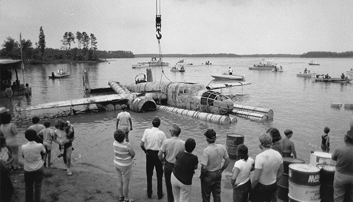 More than 1,500 people witnessed the B-25 bomber being raised out of Lake Greenwood, S.C., in 1983.
