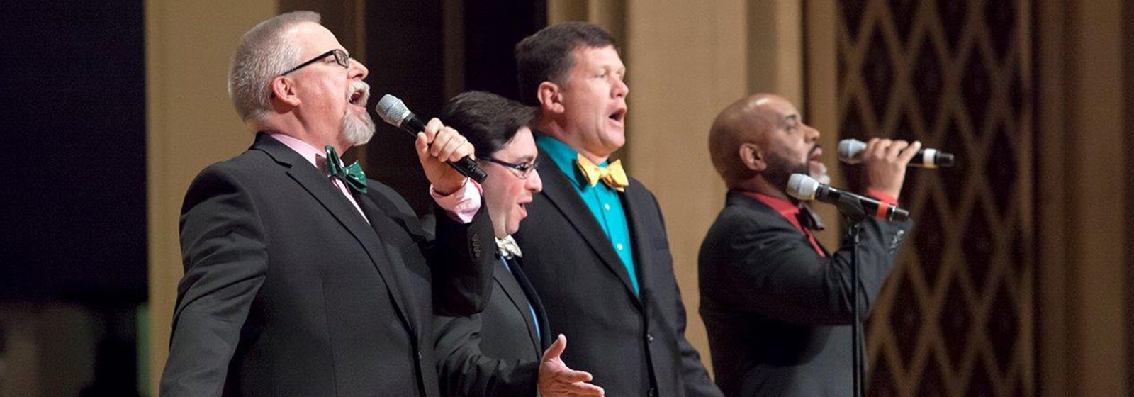 Video: ‘You raise me up’ stirs crowd