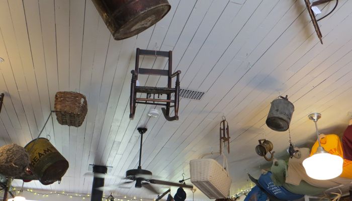 10_IMG_3545_CeilingItems_700x400