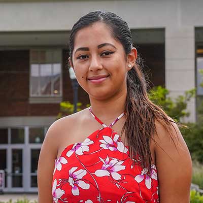 2018-11-05-emily-article-400x400-72