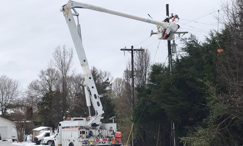 In snow and ice, crews determined to restore power | Duke Energy ...