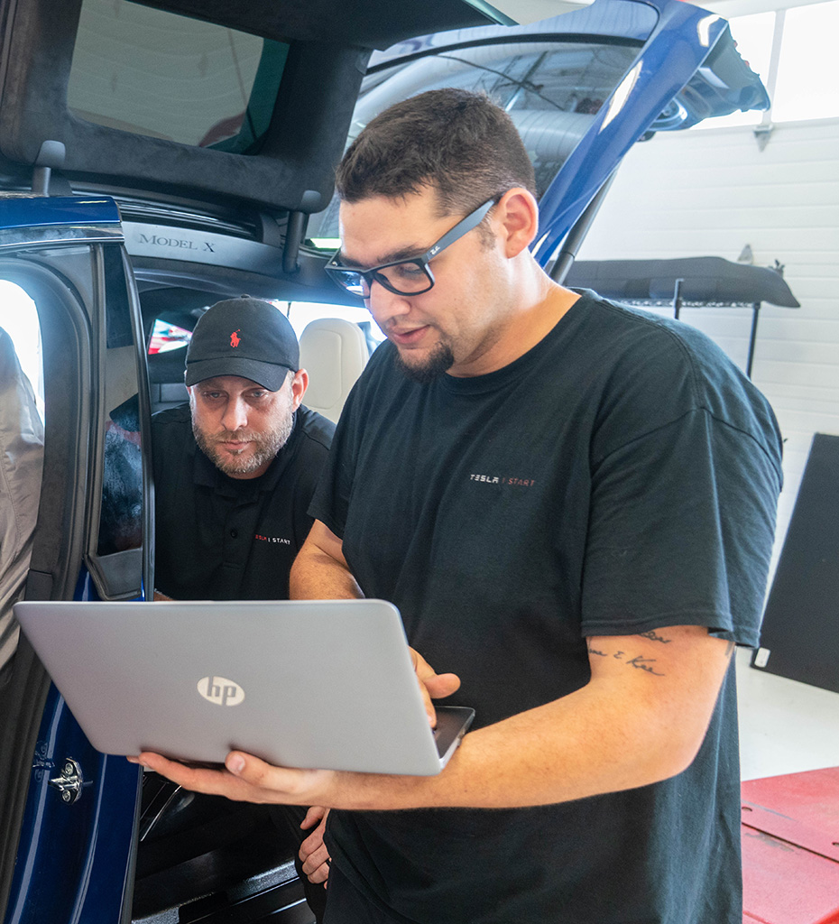 2018-08-22-tesla-computer