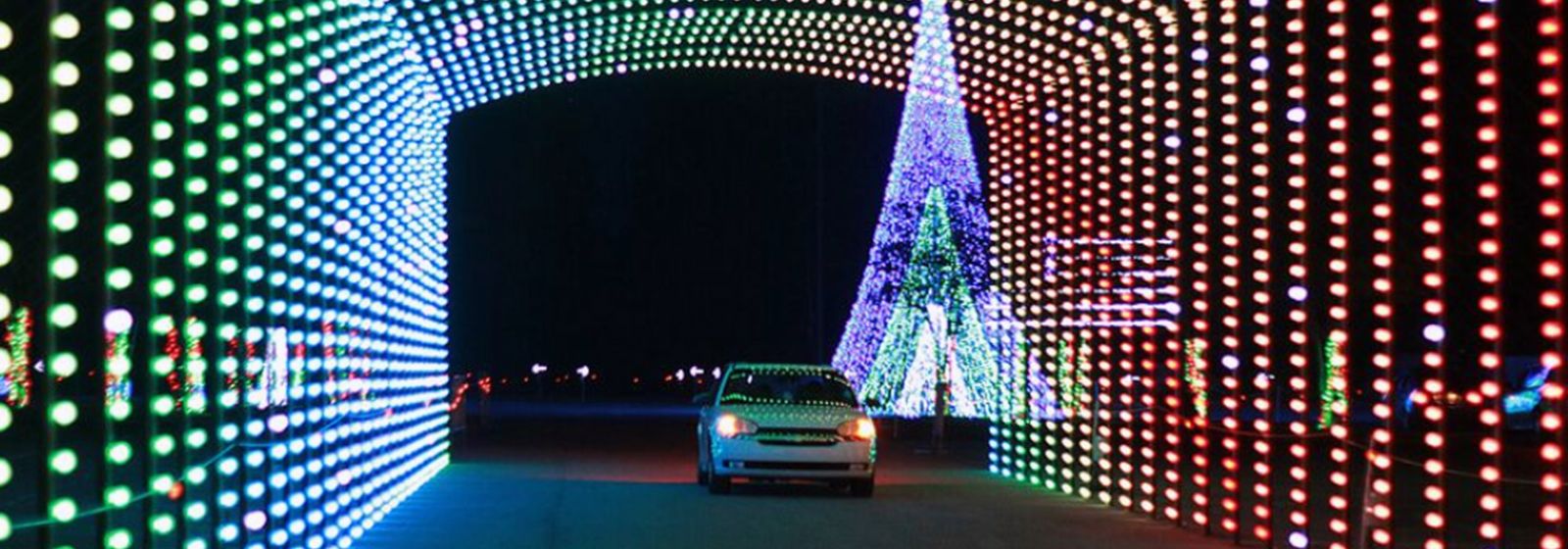 Where to find big, bright holiday light displays