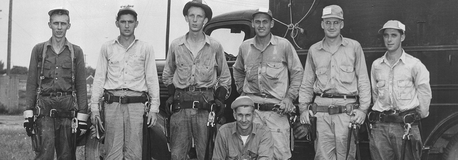 Retro photos: The first lineworkers