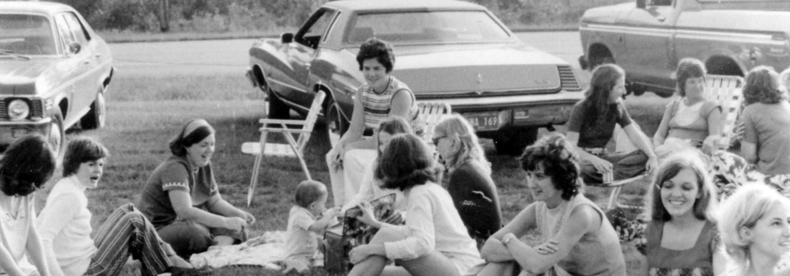 Retro photos: Groups pose for the camera