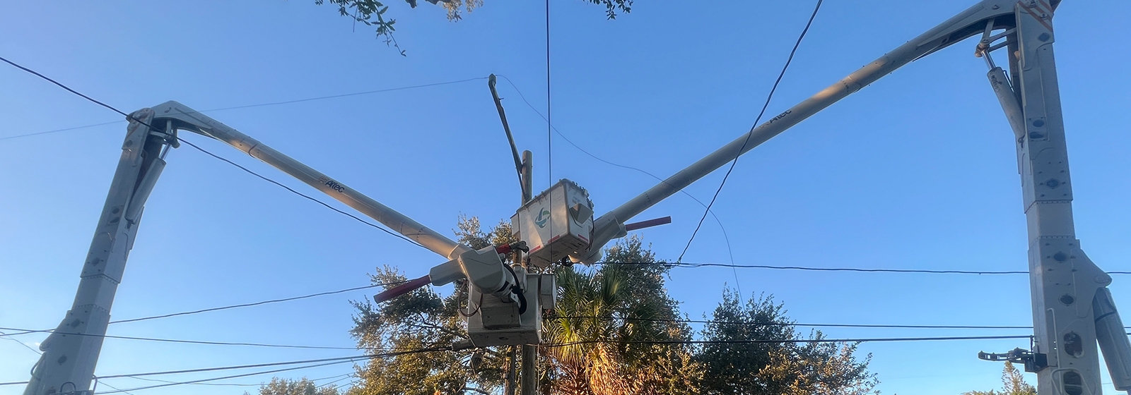 Thousands worked to restore power after Hurricane Ian | Duke Energy ...