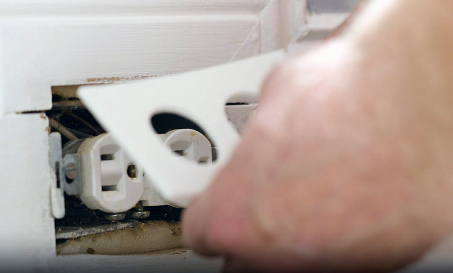 2023-0705-ee-older-outlets