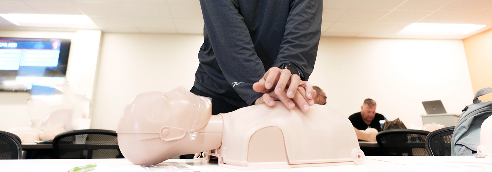 Teachers, students in Florida learn how to save a life
