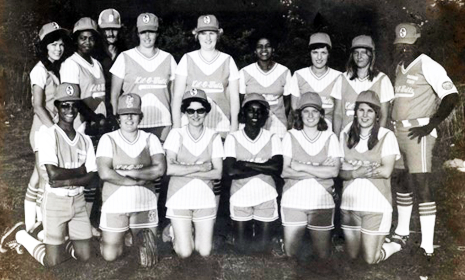 2023-0810-retro-softball