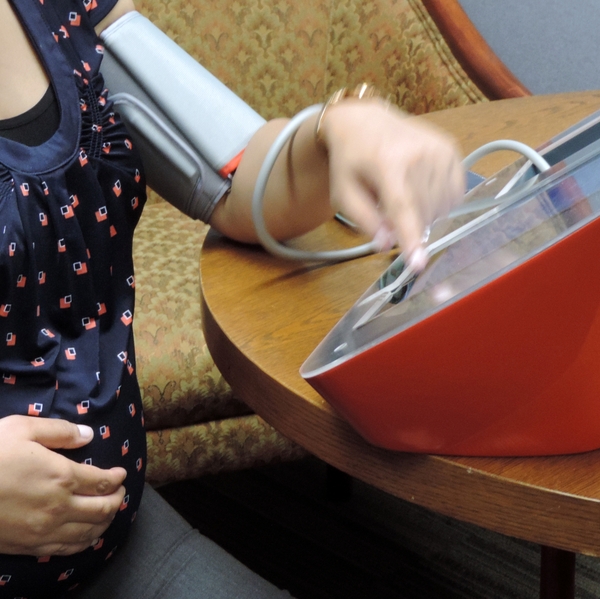blood+pressure+check+-+pregnant+woman