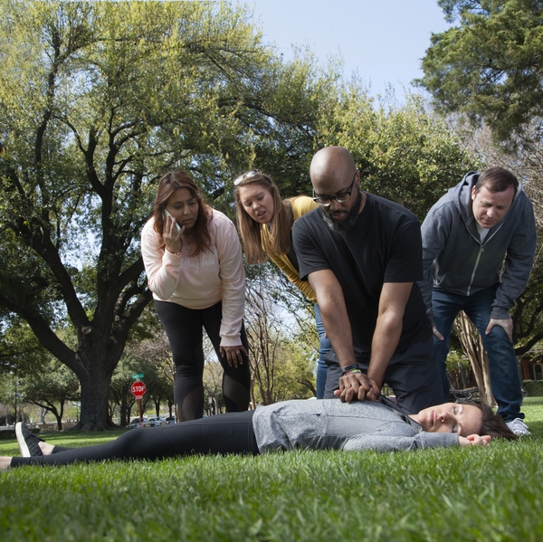 Bystander+CPR+renactment