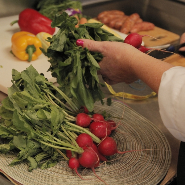 Preparing+radishes