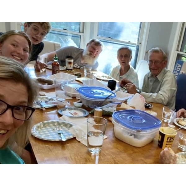 Multigeneration+family+dinner