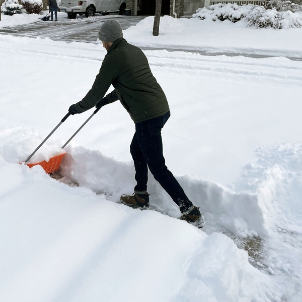 Neighbors+clearing+snow