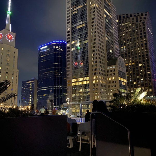 City+buildings+at+night