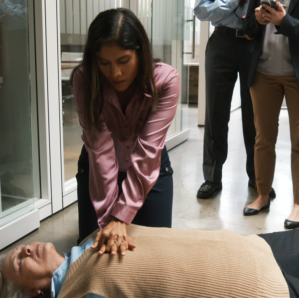 CPR+in+the+office+reenactment