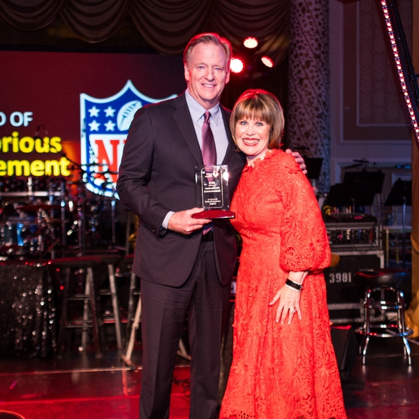Roger+Goodell+and+Nancy+Brown