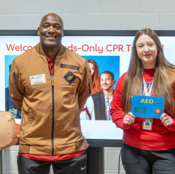 Group+photo+during+Hands-Only+CPR+and+AED+Training