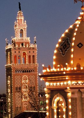 COUNTRY CLUB PLAZA SEASON OF LIGHTS 4