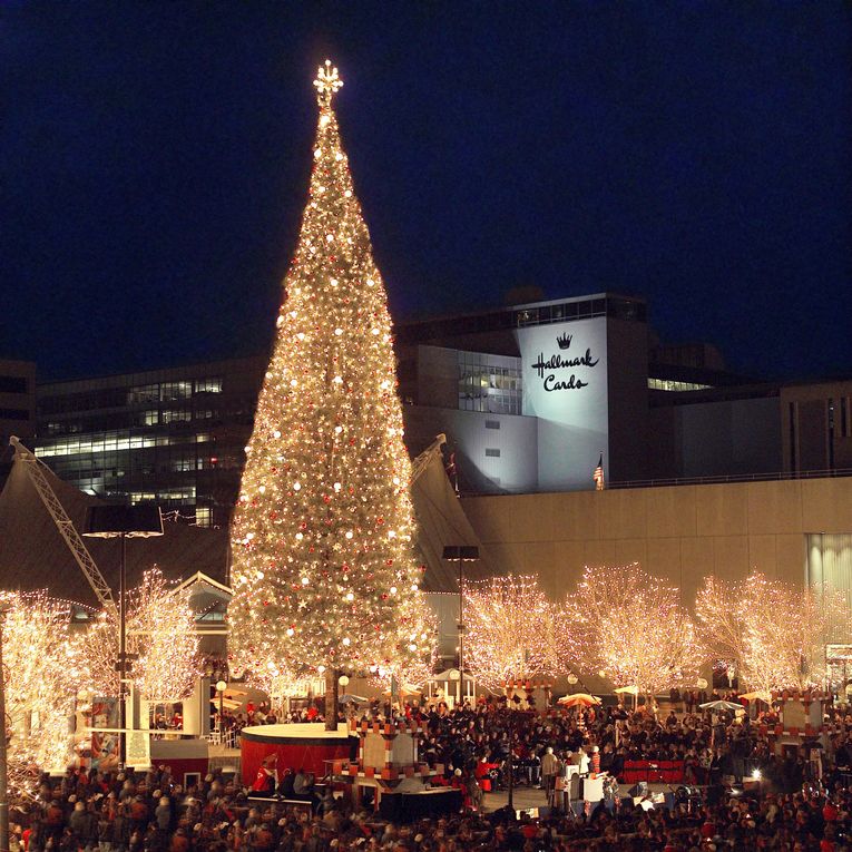 MAYOR'S CHRISTMAS TREE