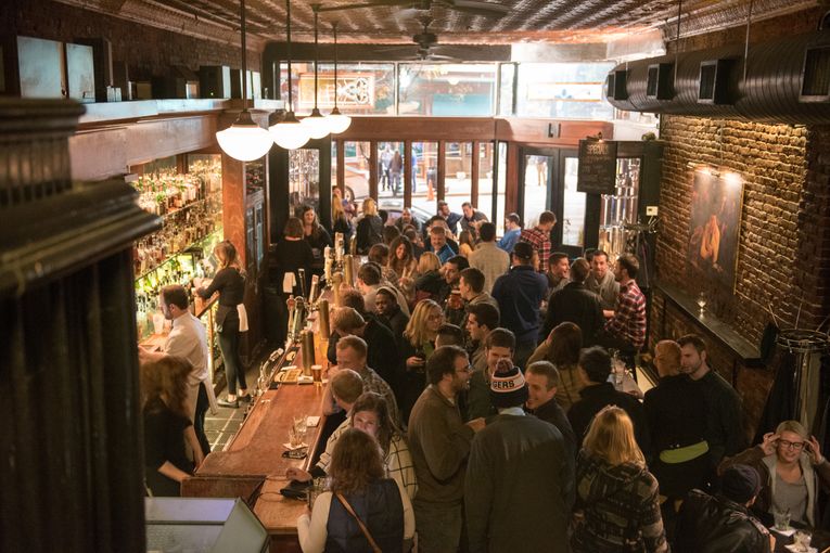 Harry's Bar & Tables, Westport