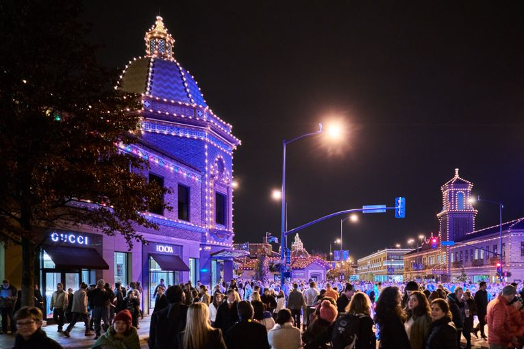 Plaza Lights