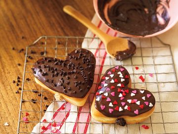 DUNKIN’ DONUTS SERVES A SWEET START TO VALENTINE’S DAY WEEKEND