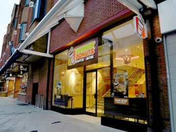 Dunkin’ Donuts Opens First UK Restaurant Dunkin’ Donuts Opens First UK Restaurant