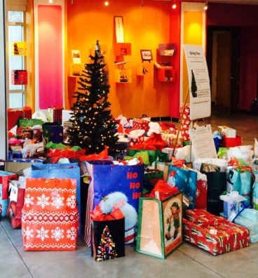 Dunkin’ Brands Employees Help Make the Season Bright for Local Communities