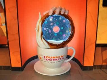 Dunkin’ Donuts Gets TankeDD With Special Coffee and Donut Aquarium Dunkin’ Donuts Gets TankeDD With Special Coffee and Donut Aquarium